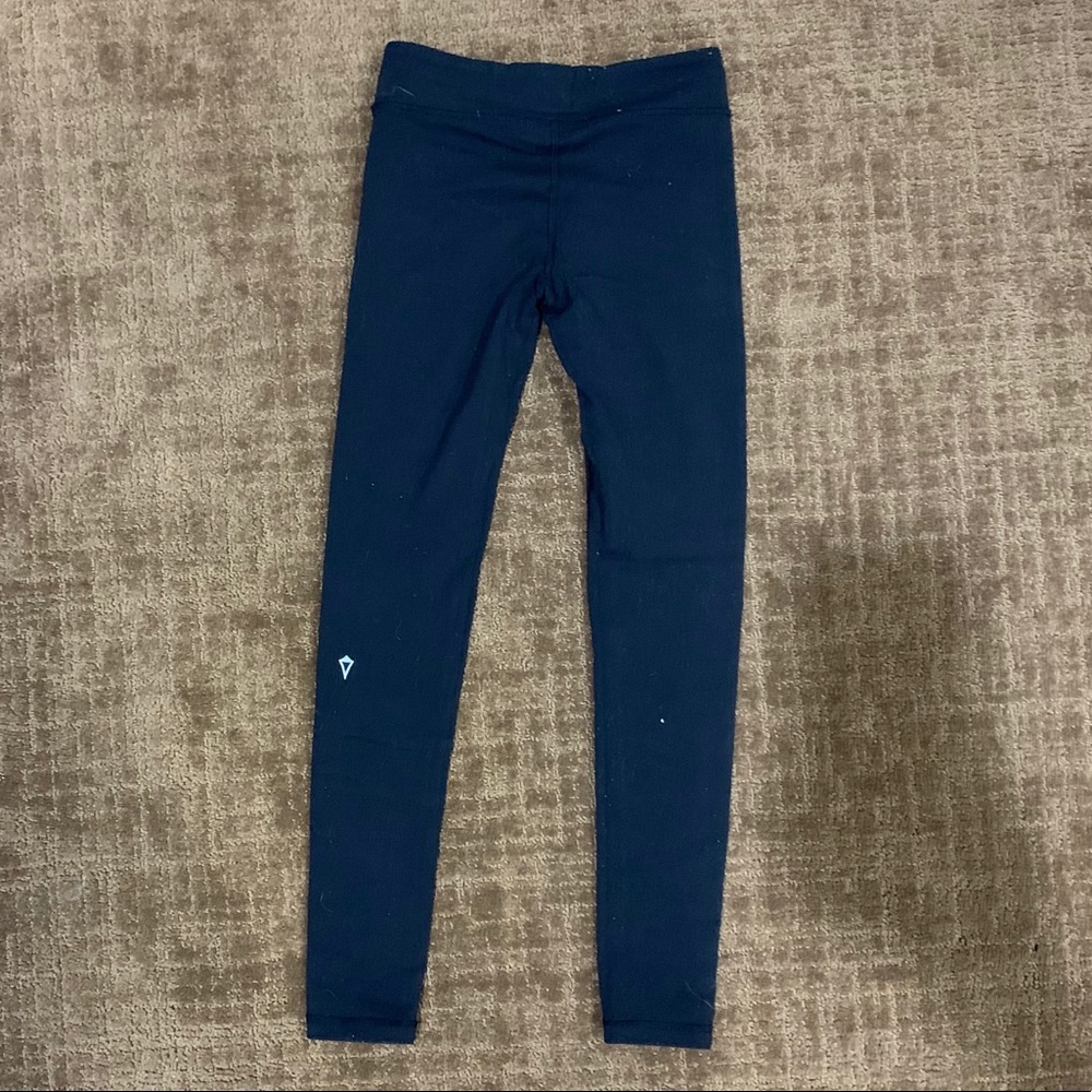 Black Ivivva leggings